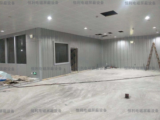 局放實驗室（shì）